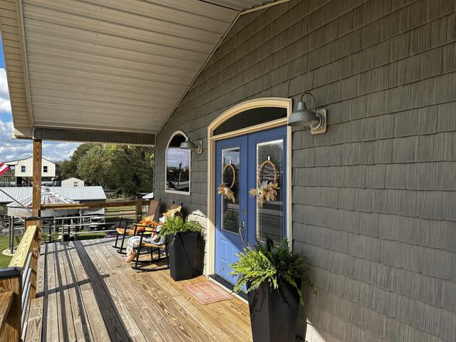 3060 CATFISH LN, Crump, TN 38327