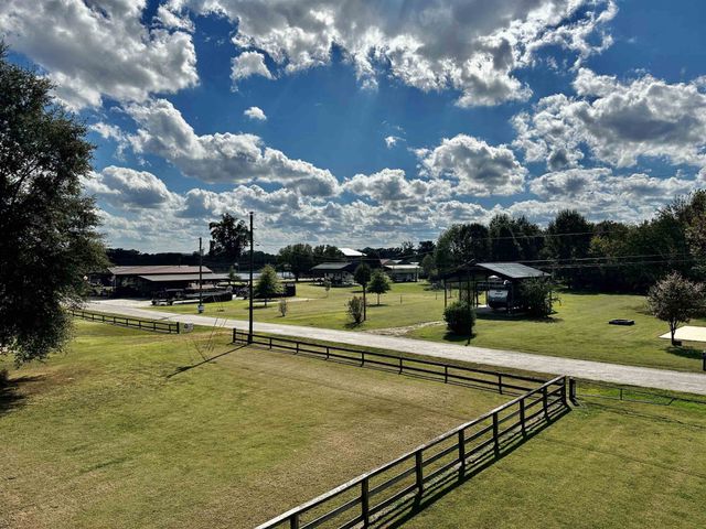 3060 CATFISH LN, Crump, TN 38327