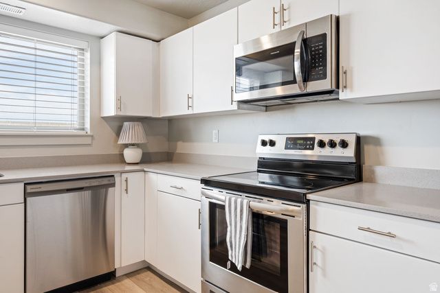 228 N LONE ROCK DR, Hurricane, UT 84737