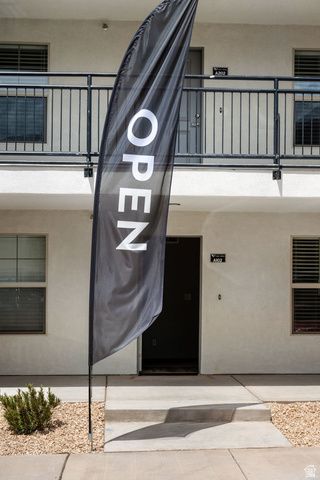 228 N LONE ROCK DR, Hurricane, UT 84737