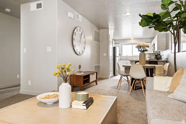 228 N LONE ROCK DR, Hurricane, UT 84737