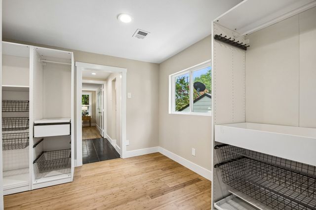 6823 E Grand Avenue, Dallas, TX 75223
