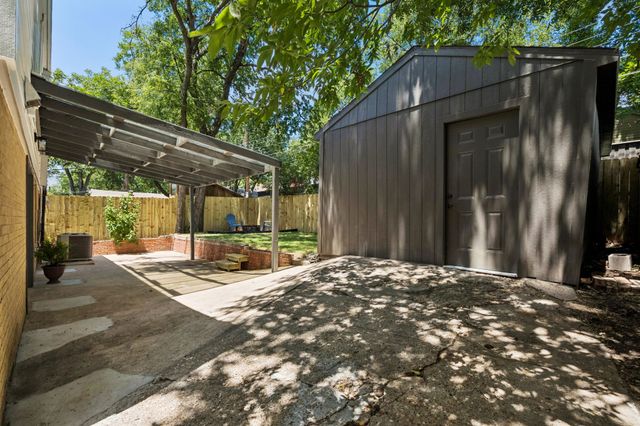 6823 E Grand Avenue, Dallas, TX 75223