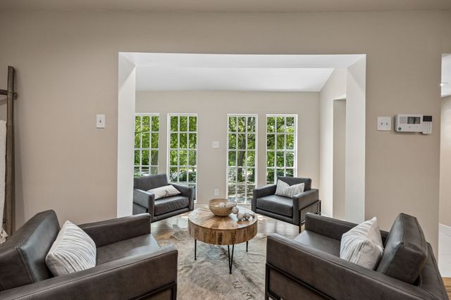6823 E Grand Avenue, Dallas, TX 75223