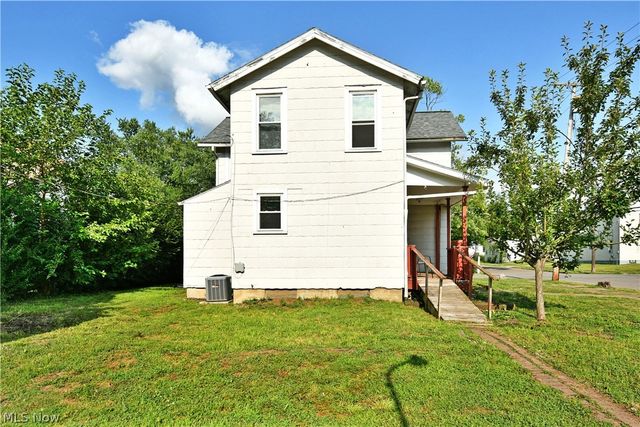 304 Cherry Avenue, Niles, OH 44446