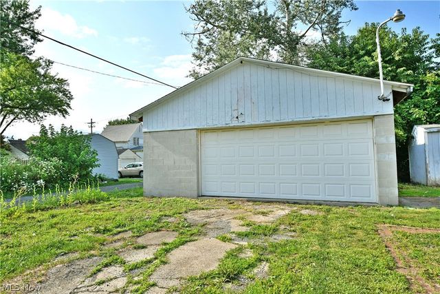 304 Cherry Avenue, Niles, OH 44446