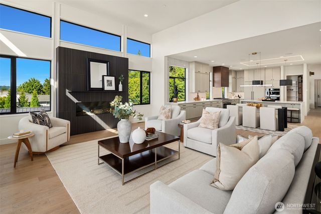 17626 Talbot Road, Edmonds, WA 98026