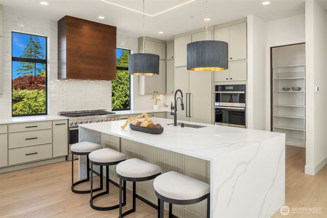 17626 Talbot Road, Edmonds, WA 98026