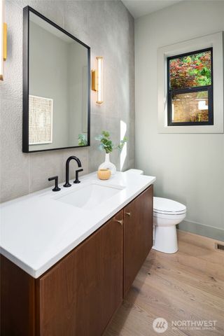 17626 Talbot Road, Edmonds, WA 98026
