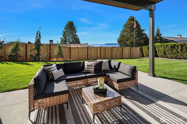 17626 Talbot Road, Edmonds, WA 98026