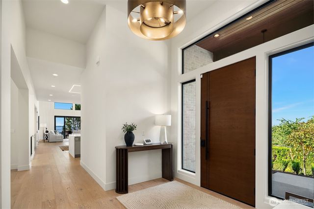 17626 Talbot Road, Edmonds, WA 98026