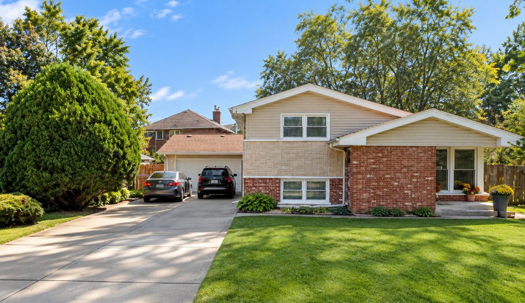 7909 W 93rd Street, Hickory Hills, IL 60457 — photo 2