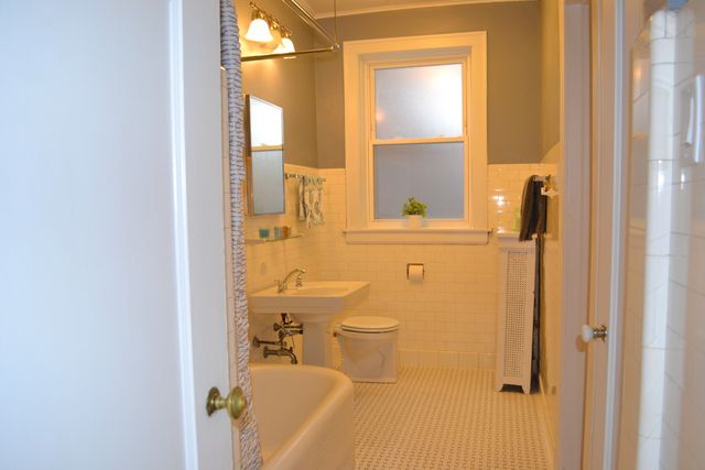 1055 W North Shore Avenue 1W, Chicago, IL 60626