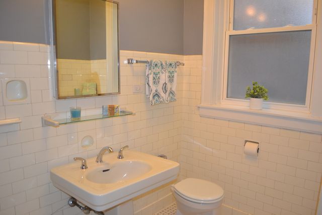 1055 W North Shore Avenue 1W, Chicago, IL 60626