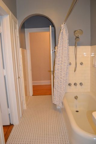 1055 W North Shore Avenue 1W, Chicago, IL 60626