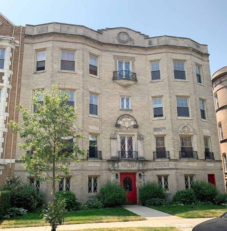1055 W North Shore Avenue 1W, Chicago, IL 60626