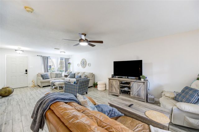 21018 Fox Walk Trail, Humble, TX 77338