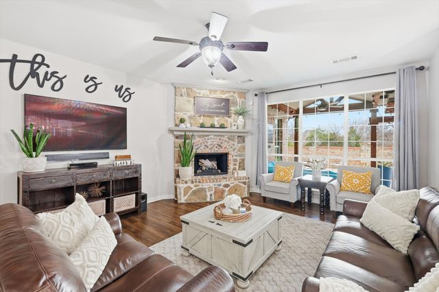 1013 Dayton Drive, Lantana, TX 76226