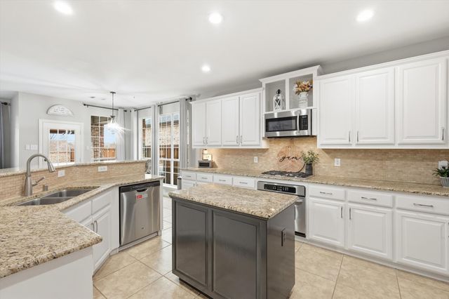 1013 Dayton Drive, Lantana, TX 76226