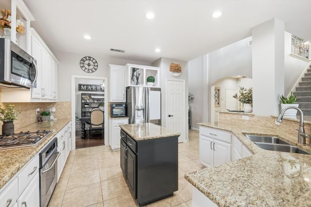 1013 Dayton Drive, Lantana, TX 76226