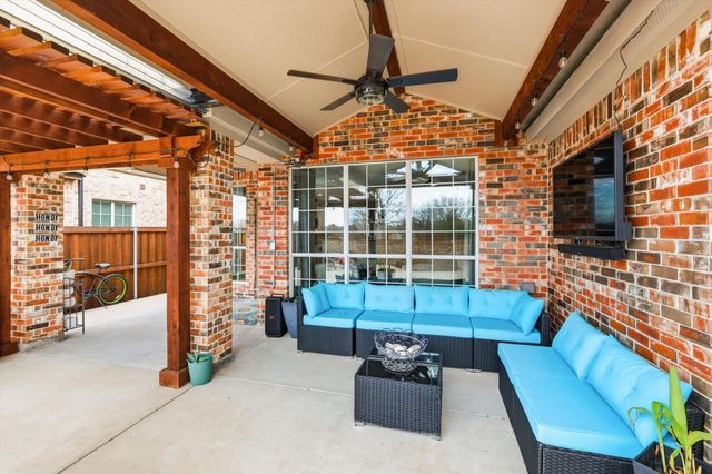 1013 Dayton Drive, Lantana, TX 76226