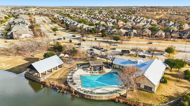 1013 Dayton Drive, Lantana, TX 76226