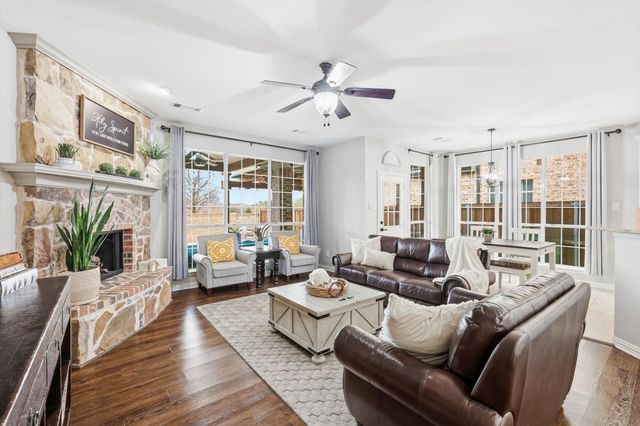 1013 Dayton Drive, Lantana, TX 76226