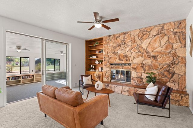 11 Riverside Road, Peralta, NM 87042