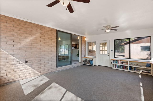 11 Riverside Road, Peralta, NM 87042