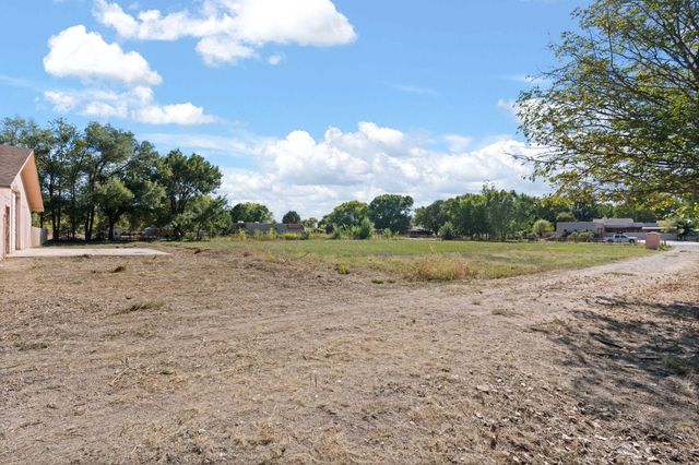 11 Riverside Road, Peralta, NM 87042