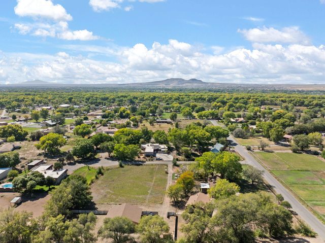 11 Riverside Road, Peralta, NM 87042
