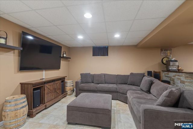 239 Lexington Avenue, Paterson, NJ 07502