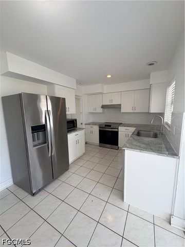 436 Bayshore DR, Cape Coral, FL 33904