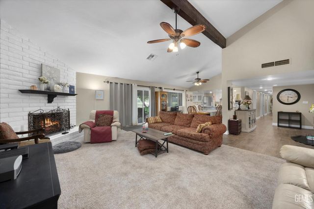 705 Bermuda Street, Bakersfield, CA 93301