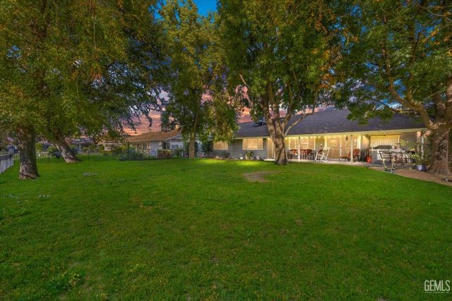 705 Bermuda Street, Bakersfield, CA 93301