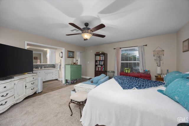 705 Bermuda Street, Bakersfield, CA 93301