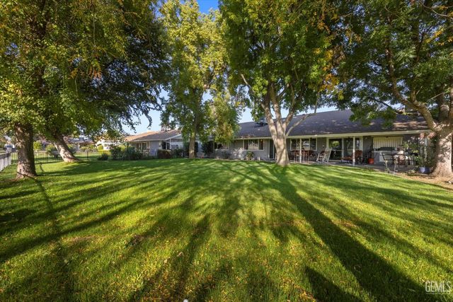 705 Bermuda Street, Bakersfield, CA 93301