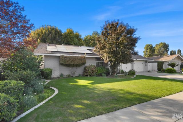 705 Bermuda Street, Bakersfield, CA 93301