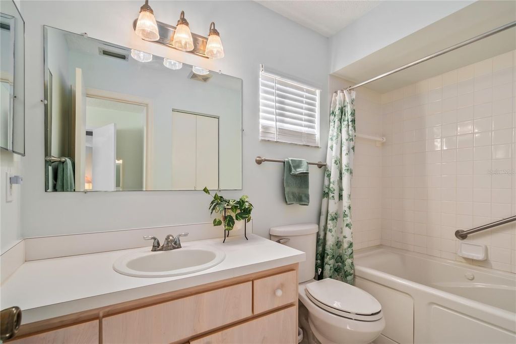 Image 20 of property listing at 17724 SE 95TH COURT, Summerfield, FL 34491