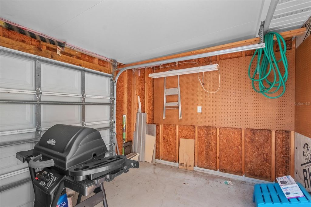 Image 32 of property listing at 17724 SE 95TH COURT, Summerfield, FL 34491