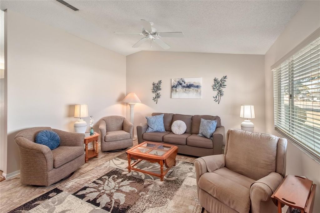 Image 5 of property listing at 17724 SE 95TH COURT, Summerfield, FL 34491