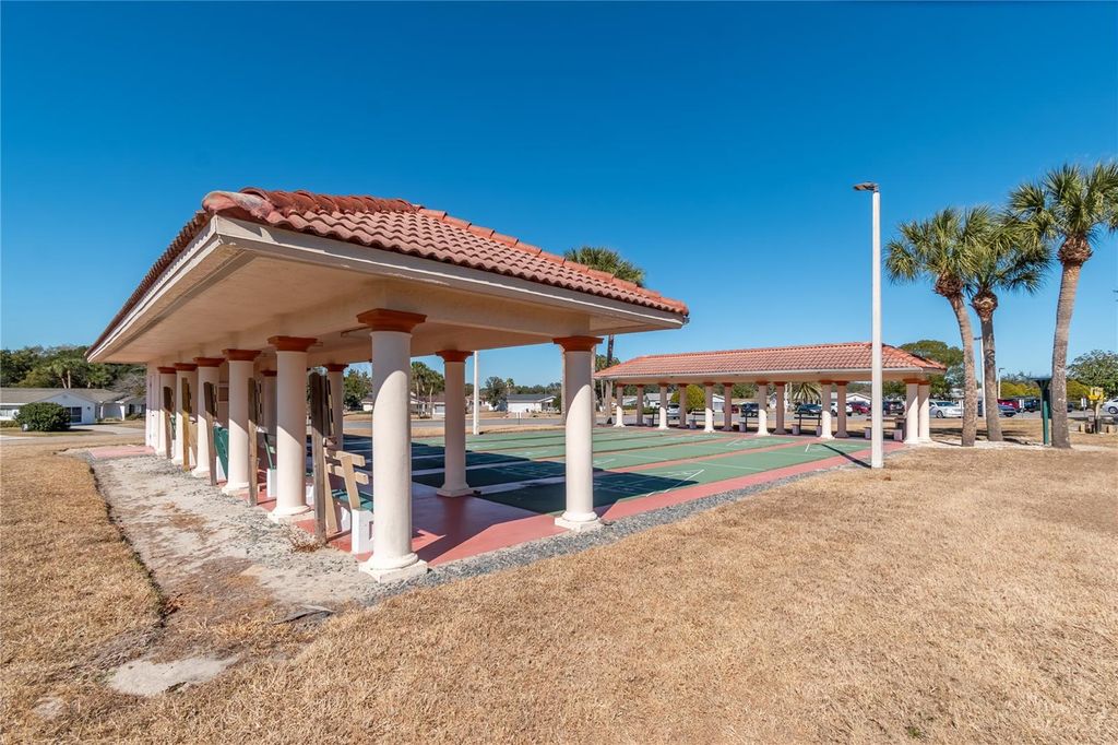 Image 48 of property listing at 17724 SE 95TH COURT, Summerfield, FL 34491