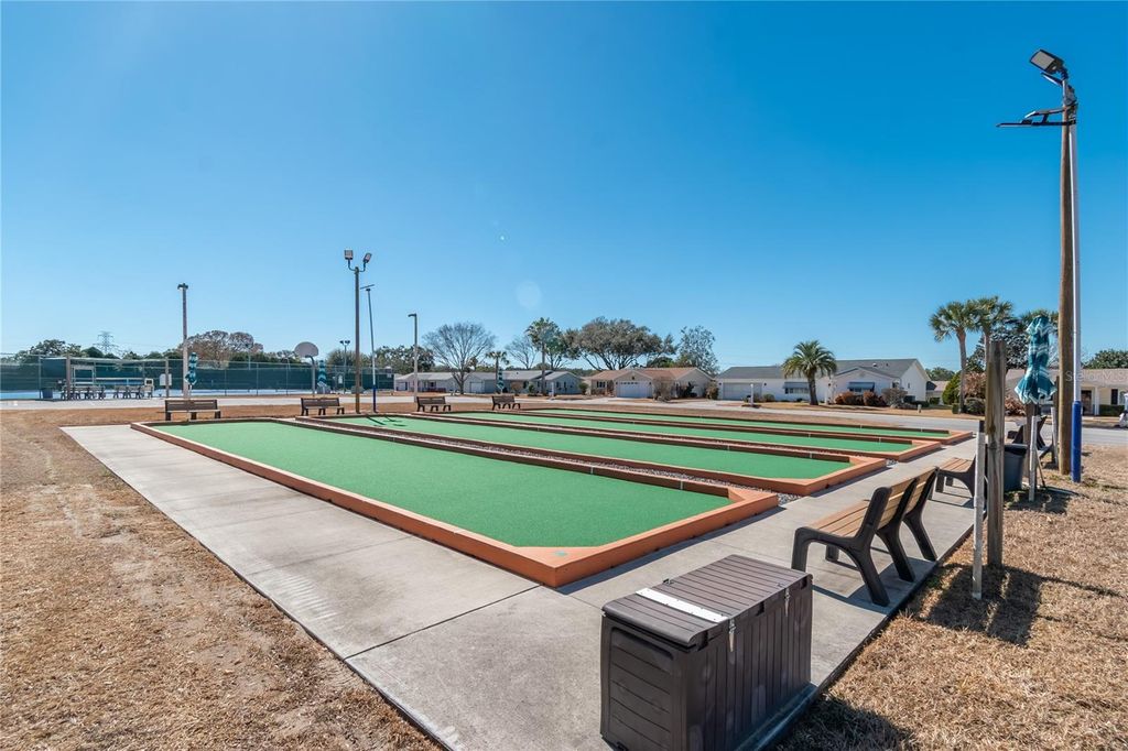 Image 49 of property listing at 17724 SE 95TH COURT, Summerfield, FL 34491