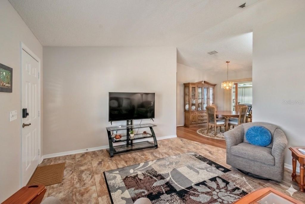 Image 6 of property listing at 17724 SE 95TH COURT, Summerfield, FL 34491