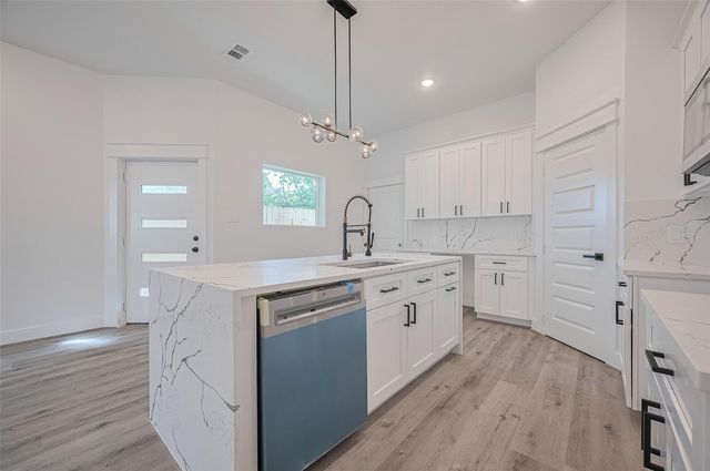 6747 Liverpool Street, Houston, TX 77021