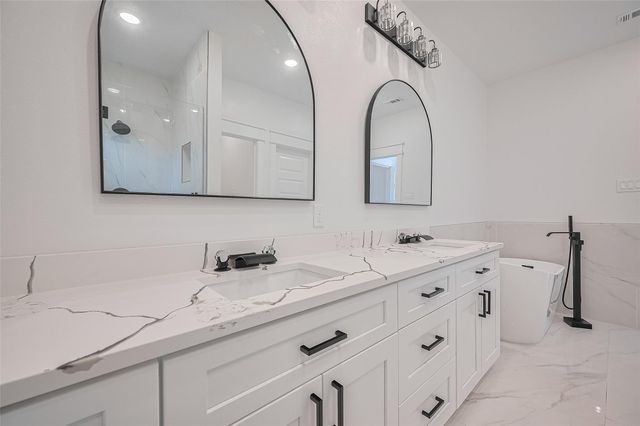 6747 Liverpool Street, Houston, TX 77021