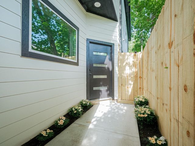 6747 Liverpool Street, Houston, TX 77021