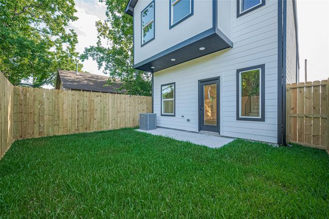 6747 Liverpool Street, Houston, TX 77021