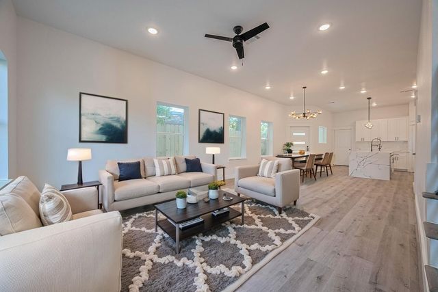 6747 Liverpool Street, Houston, TX 77021