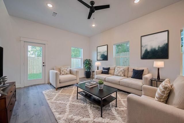 6747 Liverpool Street, Houston, TX 77021